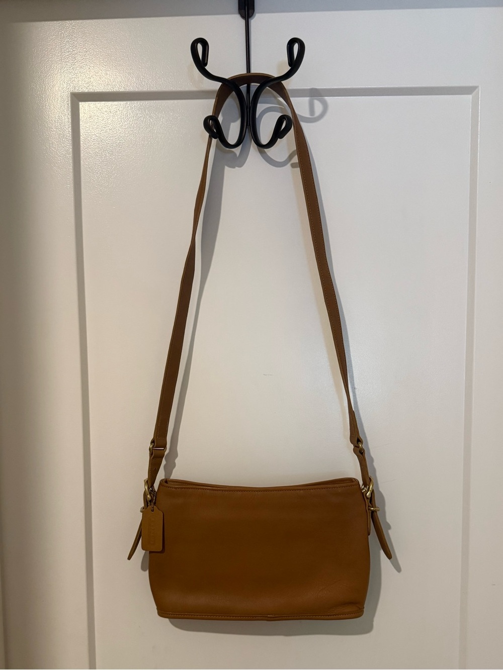 Vintage Coach Legacy Leather Zip Top Crossbody Bag British Tan USA J7C-9802